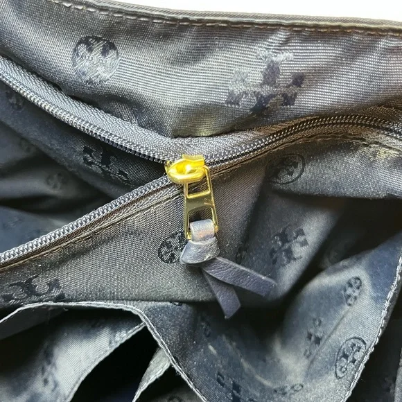 Tory Burch Crossbody Thea Nylon 
Weekender Carryall Diaper Baby Bag - Picture 13 of 15